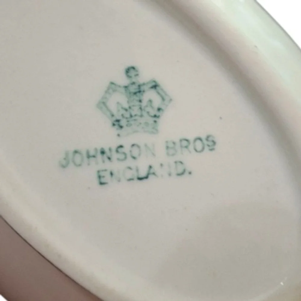 Johnson Brothers England white and Gold trimmed  serving bowl 10 